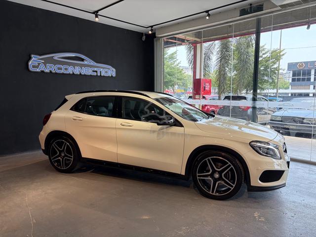 2015 Mercedes-Benz GLA250 4MATIC AMG Line - 30K KM - 3