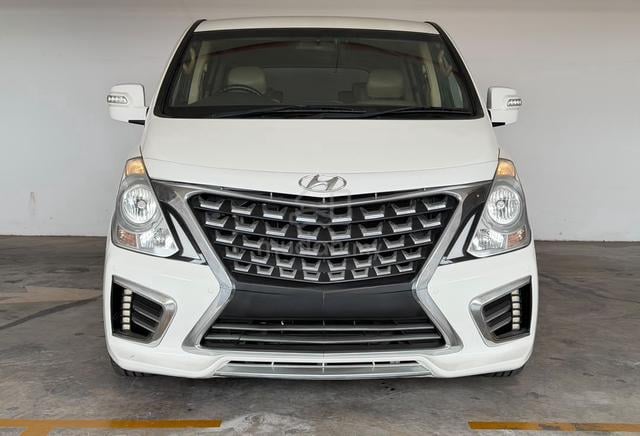 2018 Hyundai GRAND STAREX 2.5 ROYALE DELUXE F*LOAN - 2