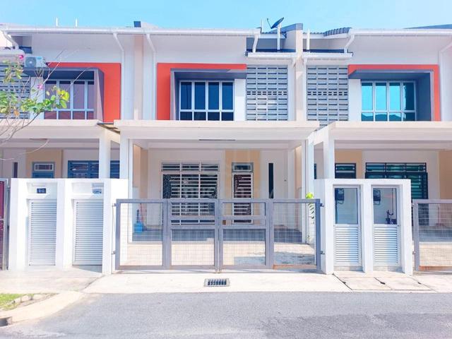 Double Storey Terrace, Taman Warisan Puteri, Precinct 6, Sikamat 1