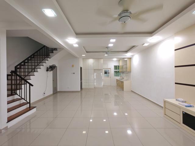 Bukit Banyan Azelia | 24' x 75' Spacious Gated Double Storey Terrace 1
