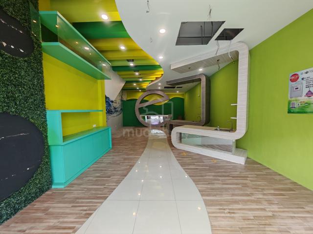 Kota Syahbandar Triple Storey Shoplot, partial furnish for sale. 1