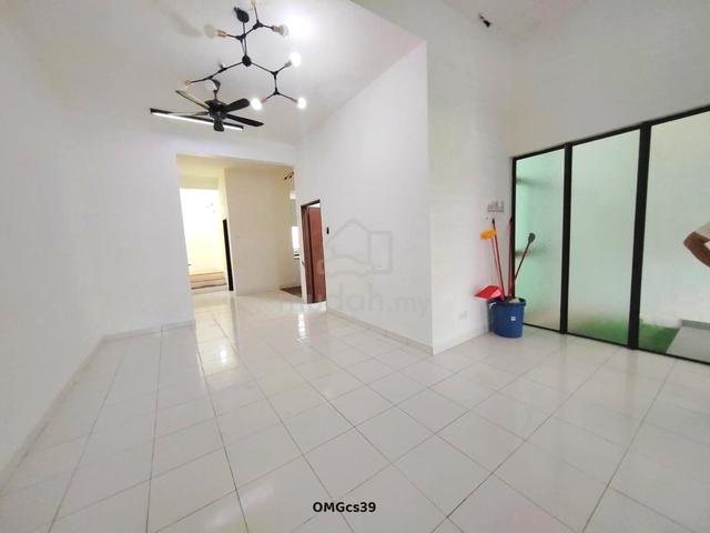 Avani Bandar Bukit Raja Klang Double Storey House 22x75 BELOW MARKET!! 1