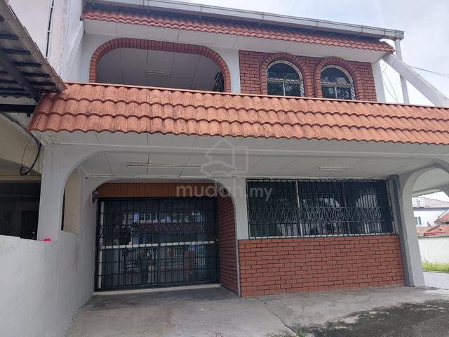 Taman University 2storey corner house 1