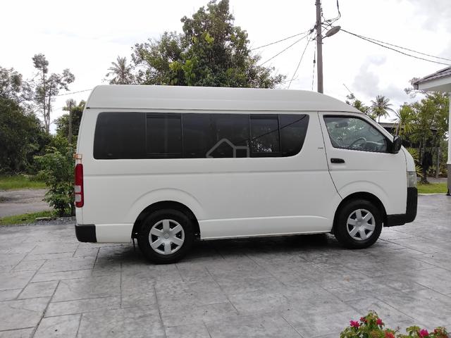 Toyota Hiace Window Van 2.7 - 3