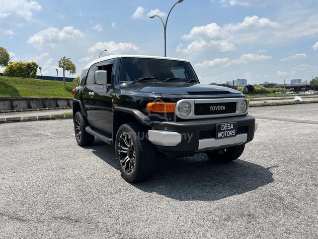 2011 Toyota FJ 4.0 CRUISER (A) - 1