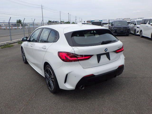 BMW 118i M Sport 1.5 Turbo Fullspec - 2
