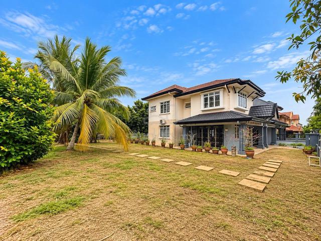 CORNER LOT ! Bandar Seri Putra Bangi, D'Sentral, Double Storey Semi D 1