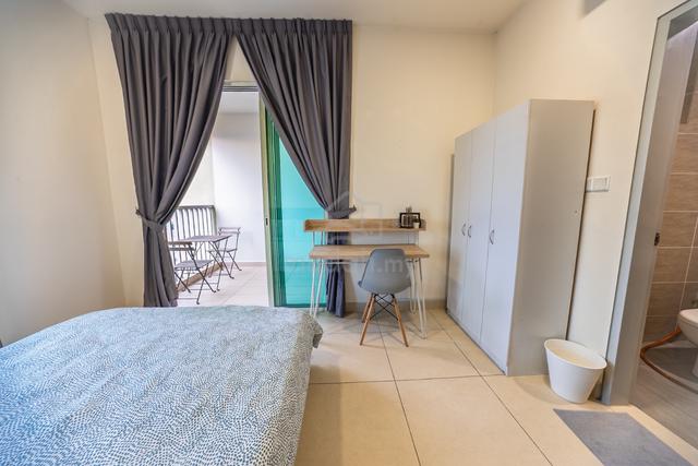 (FEMALE) Master Balcony + Private Bathroom @ Residensi Suasana Damai 5