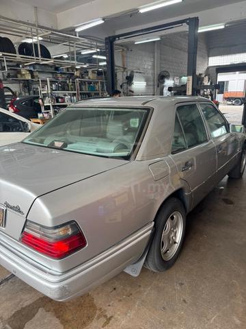 1995 Mercedes Benz 220E 2.2 W124 (A) - 3