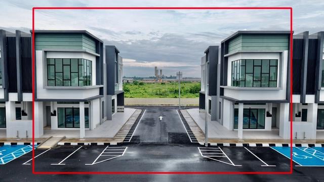 PERDA PERMAI KUBANG MENERONG 2STY SHOPLOT MAINROAD FOR RENT Nr MYDIN 1