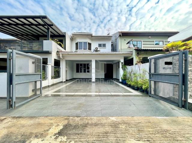 Very well maintained unit at bandar Sri Damansara 1