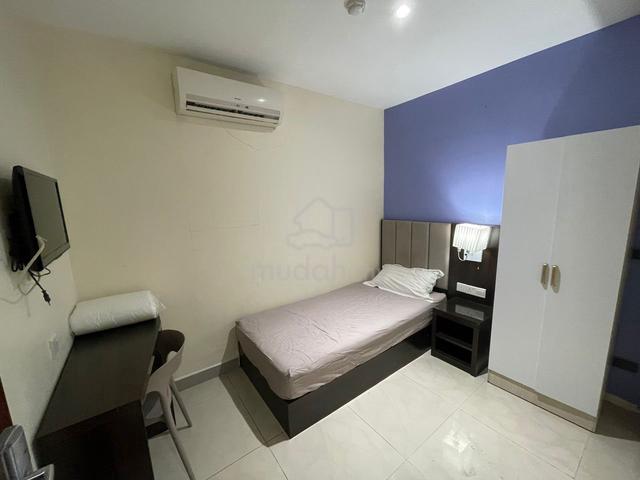 EARLY LABOR DAY ⭐️ Near LRT Pasar Seni 🚅 Room for Rent near Chinatown 1