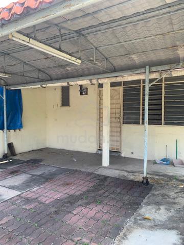 Puchong Perdana Corner house for sale basic unit jalan teratai 1