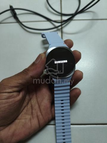 samsung watch 8 - photo 4 of 6