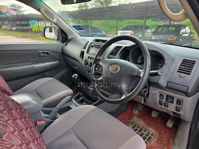2011 Toyota HILUX 2.5 STD (M) - 5