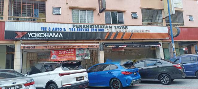 Prime location 2 adjoining lot (1650sqft) Sunway Batu Caves for rent 1