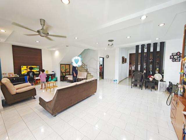Taman Kota Kulai Double Storey Semi Detached House 5bed Johor 1