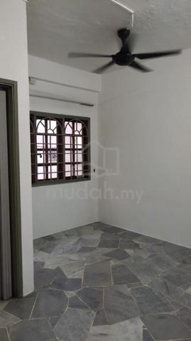 Taman Daya Shop Apartment 4