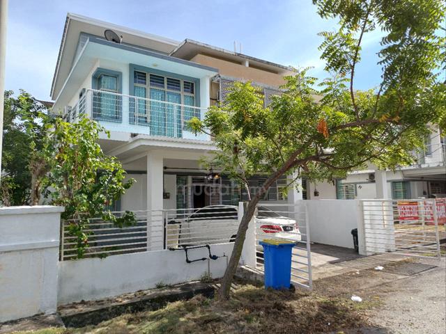 Semi-D Double Storey FOR SALE at Bandar Saujana Putra 1