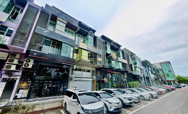 Danga Utama 3.5 Storey Shop For Sale 1