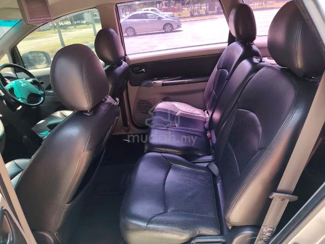 2010 Mitsubishi GRANDIS 2.4 FACELIFT (A) - 4