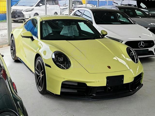 2025 Porsche 911 Carrera (New Car Condition) - 2