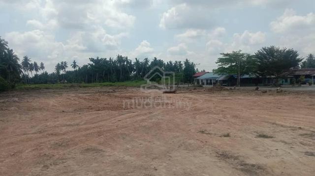 Tanah Untuk Dijual. Tepi Jalan Besar, Tanjung Karang 4