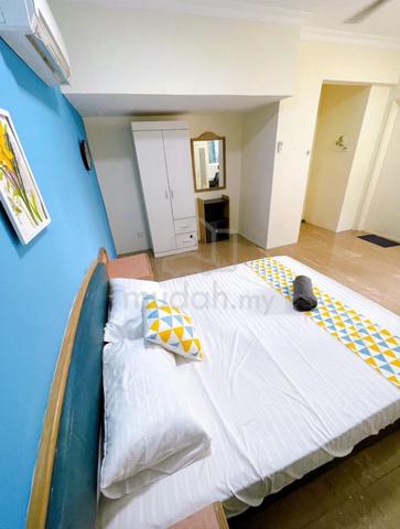 Extra Large corner Master Room Bandar Sunway 1