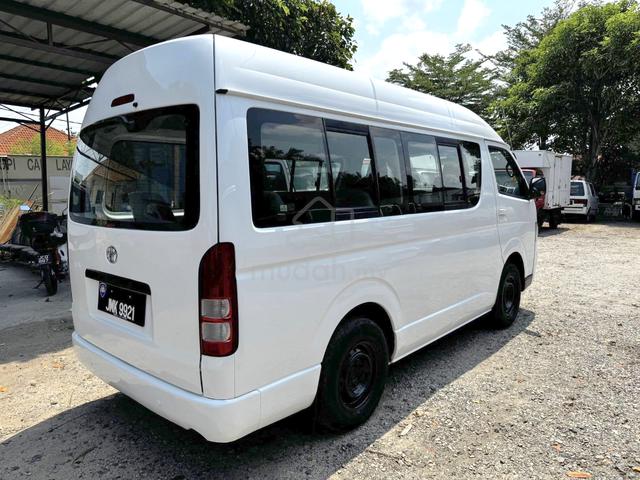 2010 Toyota HIACE 2.7 window van (M) - 3