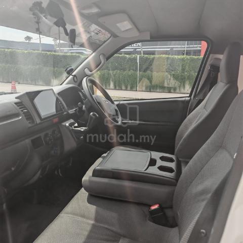 2022 Toyota HIACE 0 2.5L (M) - 2