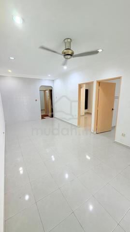 Johor Jaya Single Storey house for Sale/Good condition 1