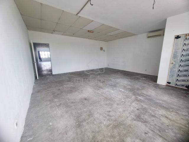 Shoplot 2nd Floor Facing main road Taipan 2, Setia Alam , Shah Alam 1