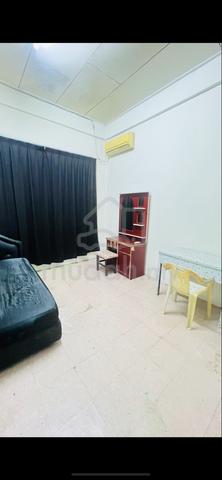 Bilik Sewa Dalam Rumah Taman 1