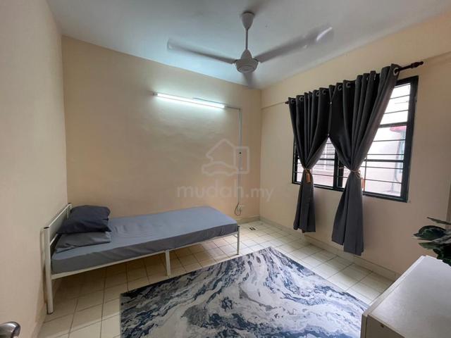 Medium Room 1