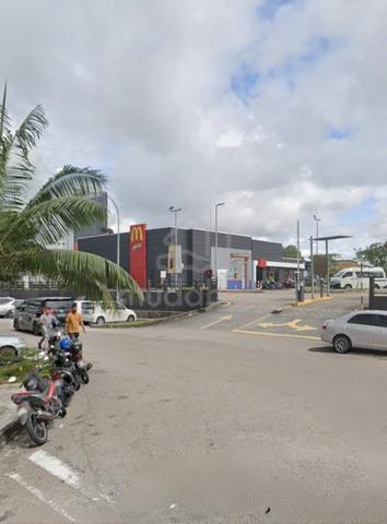 Tun Aminah near McDonald 1