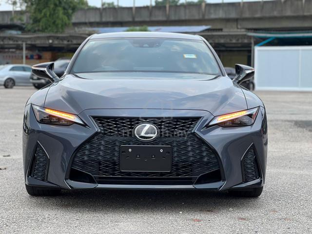 Red Seat 4.5 B I 2021 Lexus IS300 Fsport M.BLACK - 3