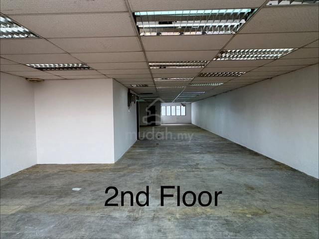 Ground Floor Shoplot for rent @ Taman Molek 1