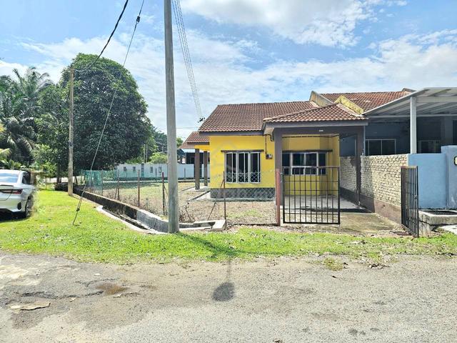 CornerLot🌟 Teres Setingkat Taman Jasin Height 1