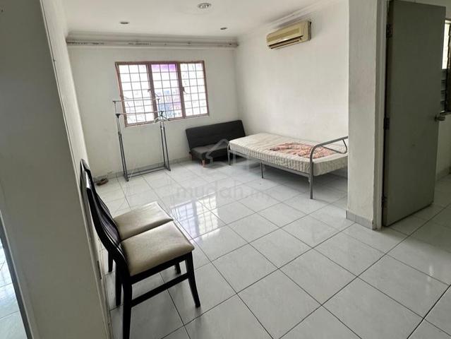 Prisma Perdana 1