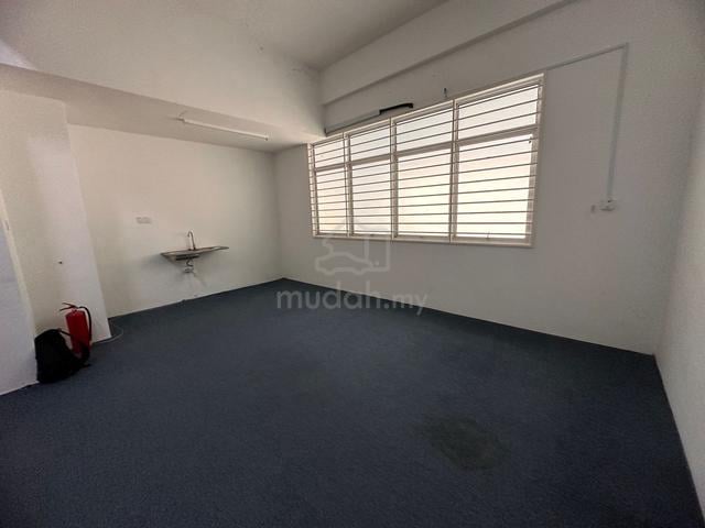 Bizwalk Puchong Office Space with Lifts for Rent. Free Parking Block. 1