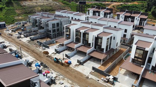 Banyan Valley|3 Storey Inter-corner|Not Lume|Kolombong|Corner|Luyang 1