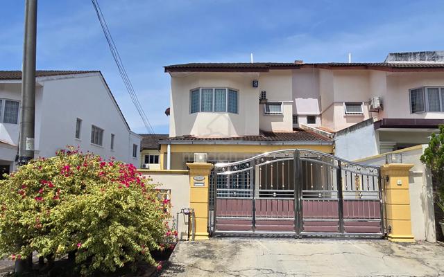 Double Storey House End Lot Seremban 2 for Rent 1