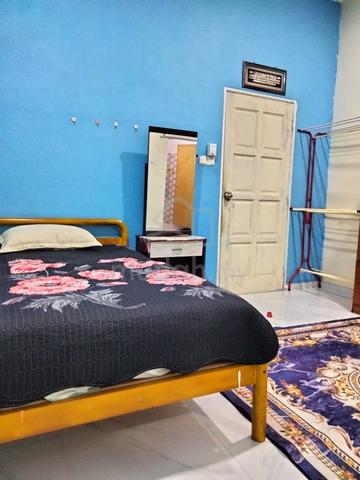Bilik Sewa Perempuan 1