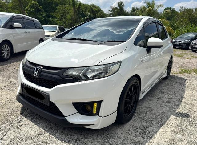 2015 Honda JAZZ 1.5 V (A) - 3