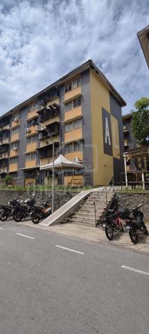 Flat Pandan Indah 1