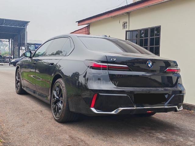 3k km2023 Bmw I7 1.0 XDRIVE60 M SPORT MY23 G70 (A) - 3