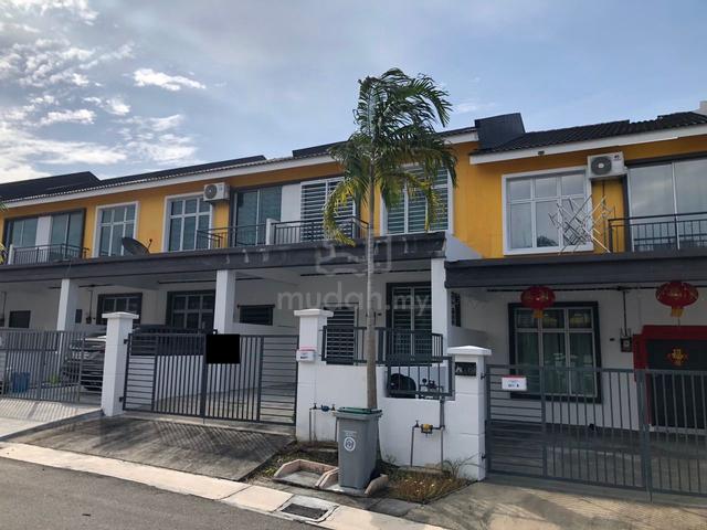 Below Bank Value FREEHOLD Partially Furnished Scientex Durian Tunggal 1