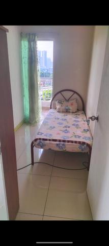 Nice Single Room balcony,Male,Seri Puteri Condo,1min Min Cheras lrt 1