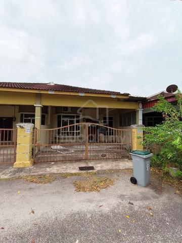 Taman Asia Selatan Setingkat hadap Padang 1