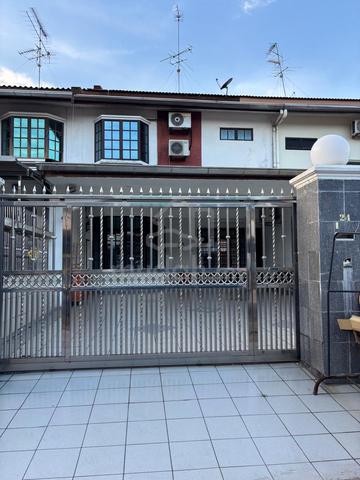 Spacious Clean Double Storey Big Parking House For Rent 1